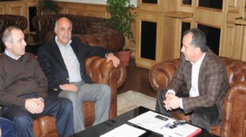 Depremzedelerden Bağcılar Belediyesi'ne ziyaret