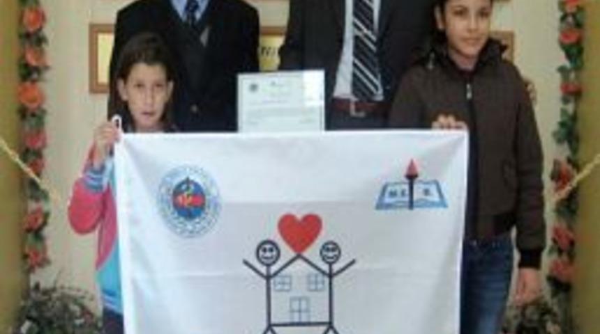 Menderes İlk&ouml;ğretim Okulu'nun temizliği belgelendi