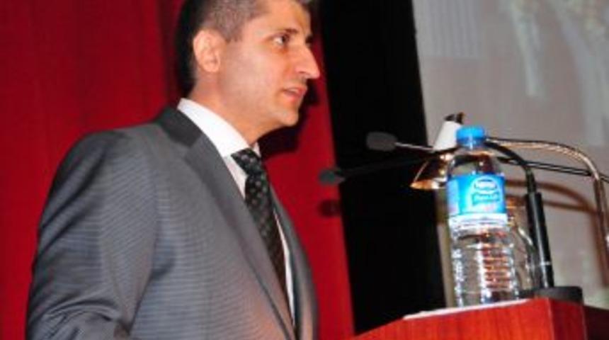 Malatya'da Diş Hekimliği Fak&uuml;ltesi &ouml;ğrencileri beyaz &ouml;nl&uuml;k giydi