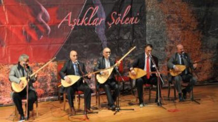 &Acirc;şıklar, Ke&ccedil;i&ouml;ren'de atıştı