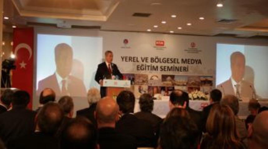 Arın&ccedil;:Tutuklu gazetecilerle ilgili d&uuml;zenleme yapılıyor, &ouml;zg&uuml;rl&uuml;ğ&uuml;n de sınırı var