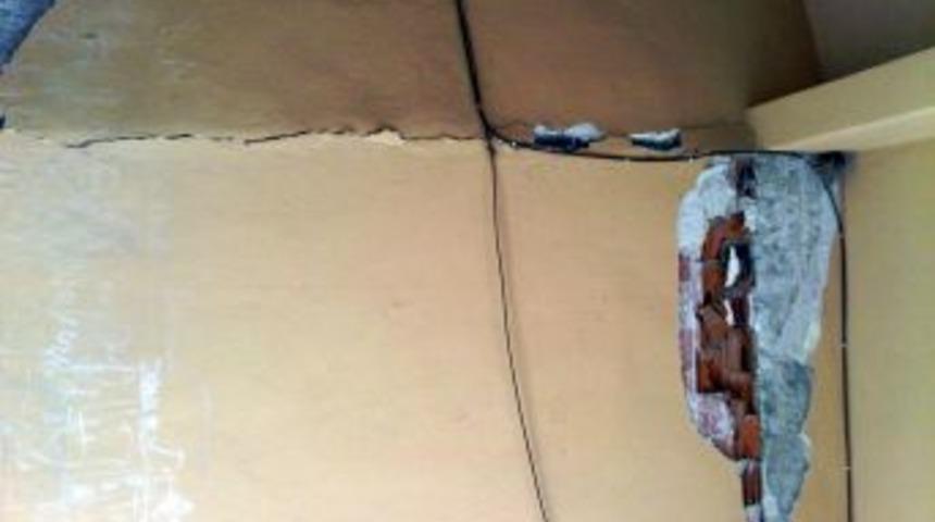 "Kolonları patlayan bina her an &ccedil;&ouml;kebilir"