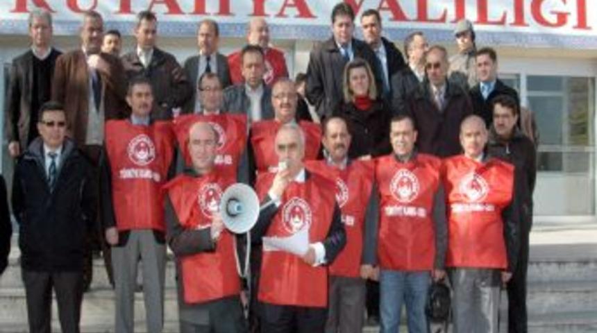 Kamu-Sen K&uuml;tahya Temsilcisi Karabekir: Kararname &uuml;cret adaletini sağlamadı