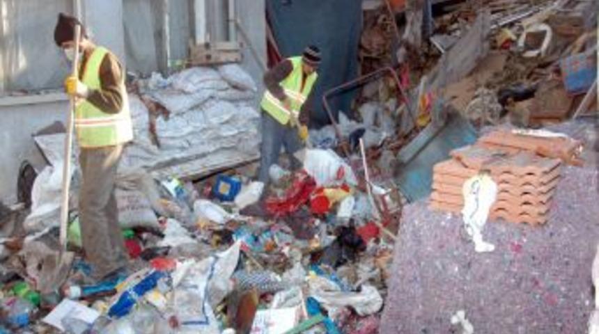 190 metrekarelik evden 8 ton &ccedil;&ouml;p &ccedil;ıktı