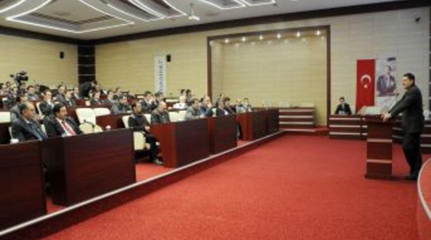 Alkin: Birileri d&uuml;nyaya iPhone satıyorsa, biz de karın doyurabiliriz