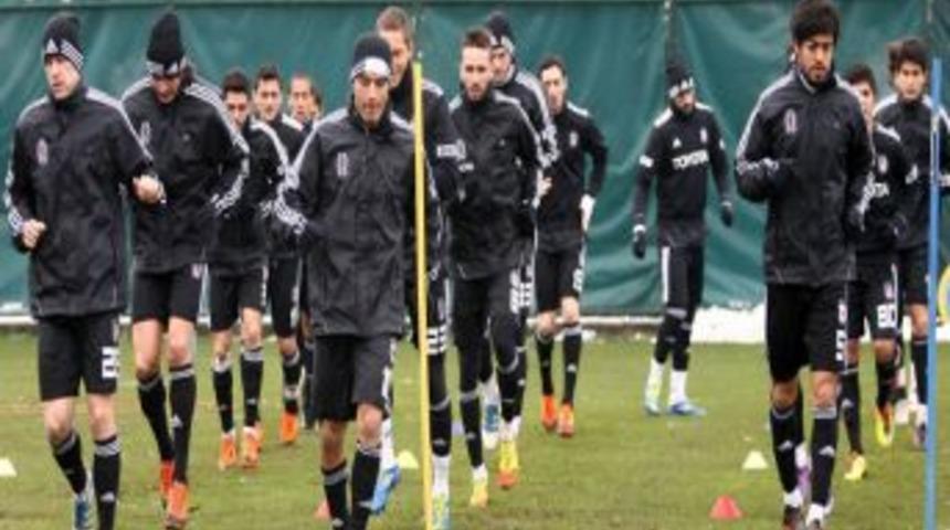 Beşiktaş'ta &ccedil;alışmalar s&uuml;r&uuml;yor