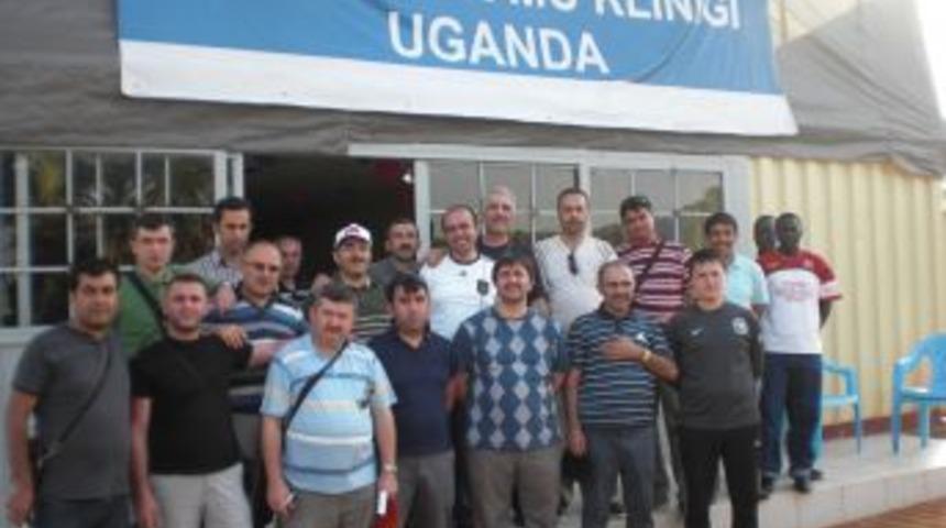 G&ouml;n&uuml;ll&uuml; doktorlar yıllık izinlerini Afrika'da ge&ccedil;irdi