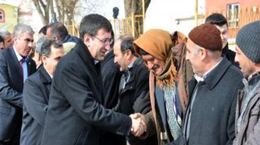 Bakan Yılmaz: Doğu'da ve G&uuml;neydoğu'da birinci parti AK Parti'dir