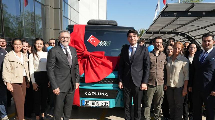 İzmir'de &uuml;retilen elektrikli hafif ticari ara&ccedil; trafiğe &ccedil;ıktı