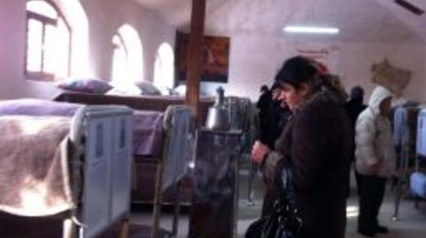 Yenimahalleli yaşlılar Ankara'yı gezdi