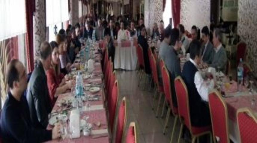 Ankara'daki Kayserililer Erciyes'i masaya yatırdı