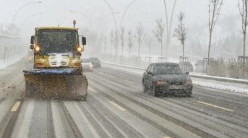 Ankara'da s&uuml;r&uuml;c&uuml;lere buzlanma uyarısı