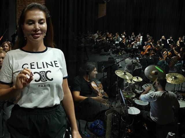 Ebru Yaşar'ın Arena sahnesine geri sayım! Dev sahne ve g&ouml;rkemli prod&uuml;ksiyon