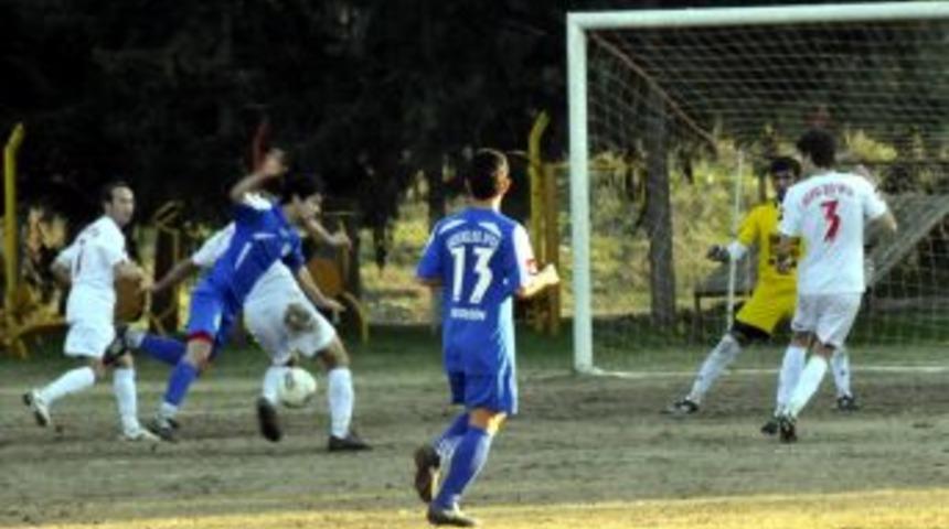 İlk yarıda ipler koptu