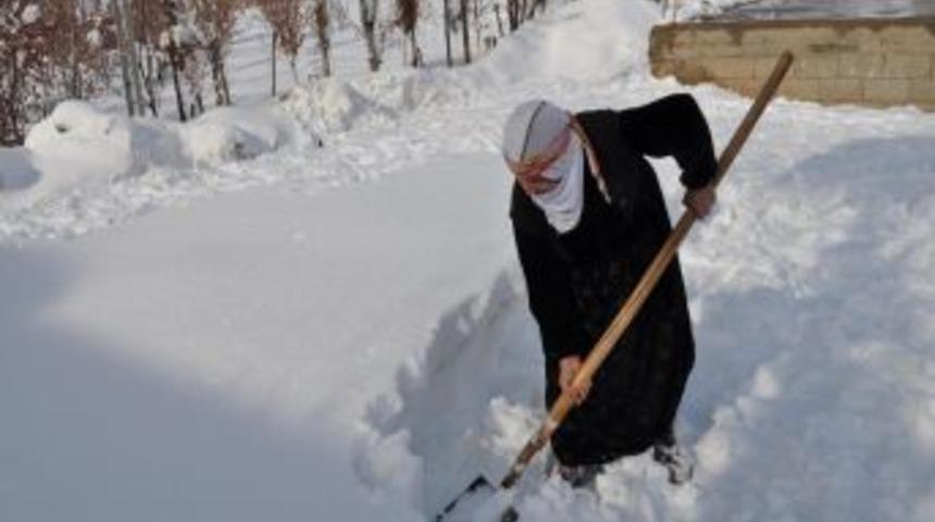 70 yaşındaki Hayriye Nine: &Ccedil;alışan insan yorulmaz