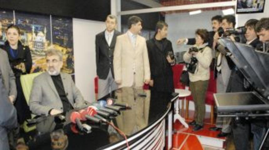 Bakan Taner Yıldız, haber sundu