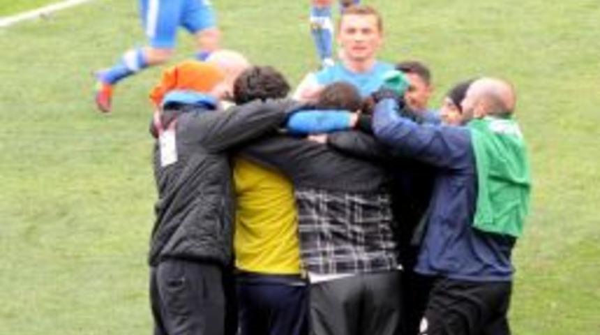 Samsunspor: 2 &ndash; İstanbul B&uuml;y&uuml;kşehir Belediyespor: 4