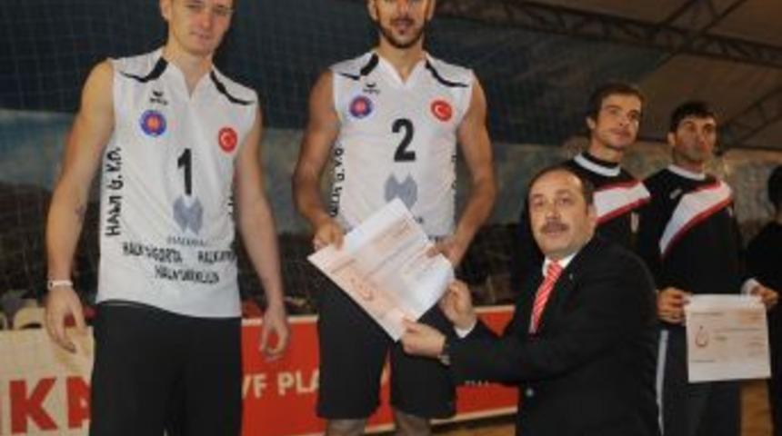 Plaj voleybolunda Balnak ve Halkbank birinci