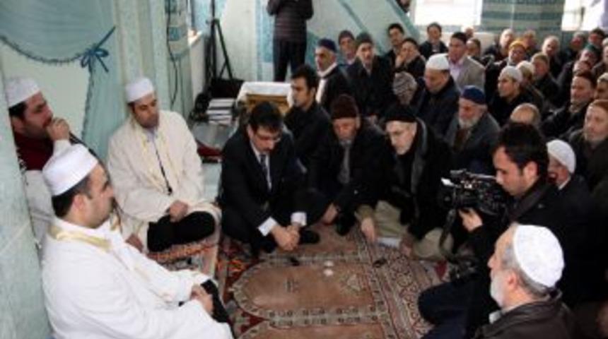 Kur'an'ı g&uuml;zel okuma şampiyonu 3 kardeş Bursalıları ağlattı