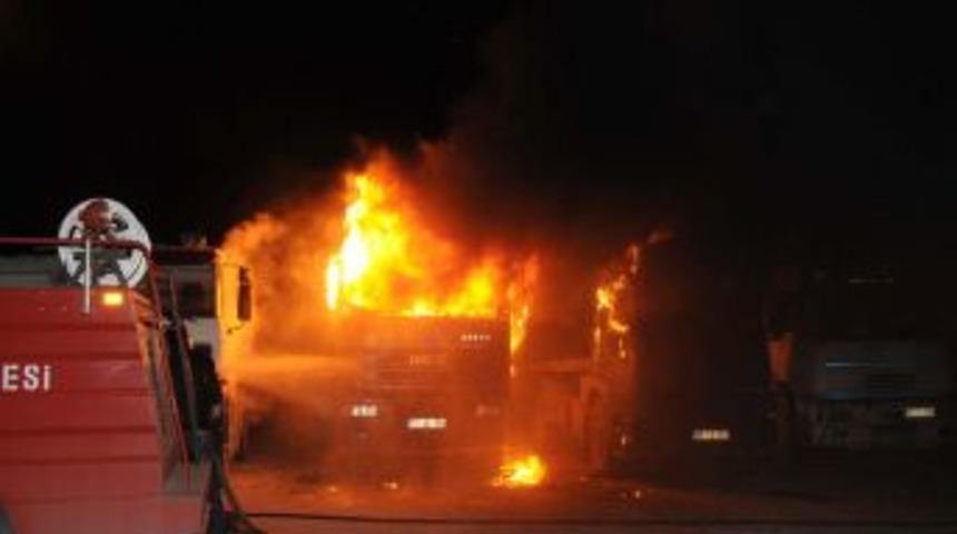 TIR alev alev yandı