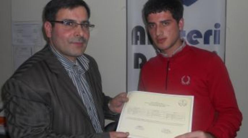 Alınteri ile mesleklerine kavuştular