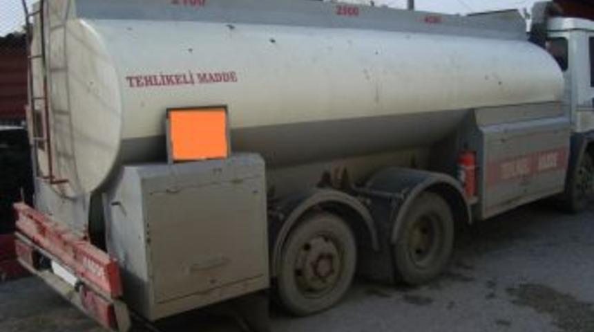 Karacabey&rsquo;de 9 bin 593 litre ka&ccedil;ak akaryakıt ele ge&ccedil;irildi