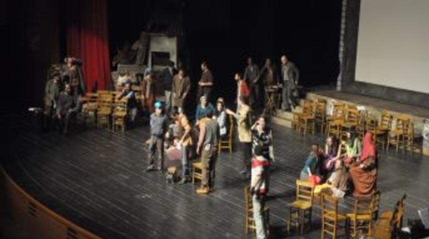 'Keşanlı Ali Destanı' Bursa'da sahnelendi