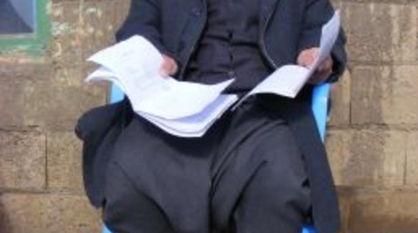 K&ouml;y&uuml;ne 15 yıldır elektrik &ccedil;ektiremedi