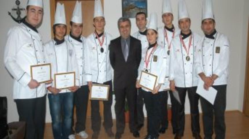 Muğla &Uuml;niversitesi'nin gen&ccedil; aş&ccedil;ıları uluslararası yarışmada ikinci oldu