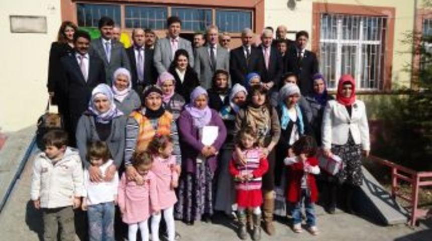 'Dere Tepe Eğitim' kursiyerleri sertifikalarını aldı