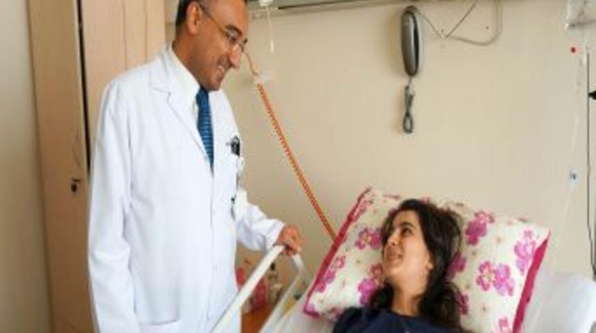 Voleybolcu D&uuml;rdane&rsquo;nin ailesi: Sağlık bakanına duacıyız