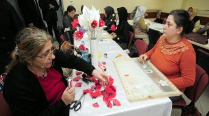 Kursa katılan kadınlara g&uuml;nl&uuml;k 15 TL