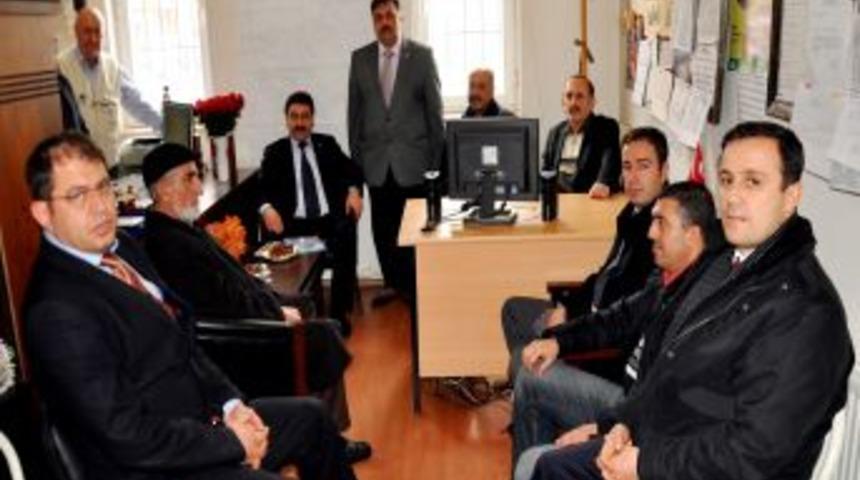 Başkan Odabaşı'nın muhtar ziyaretleri s&uuml;r&uuml;yor