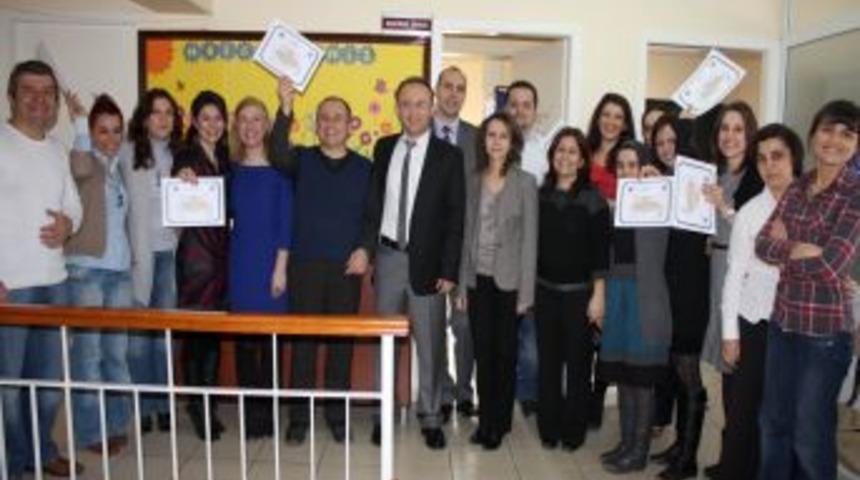 Seminere katılan sağlık personeli sertifikalarını aldı