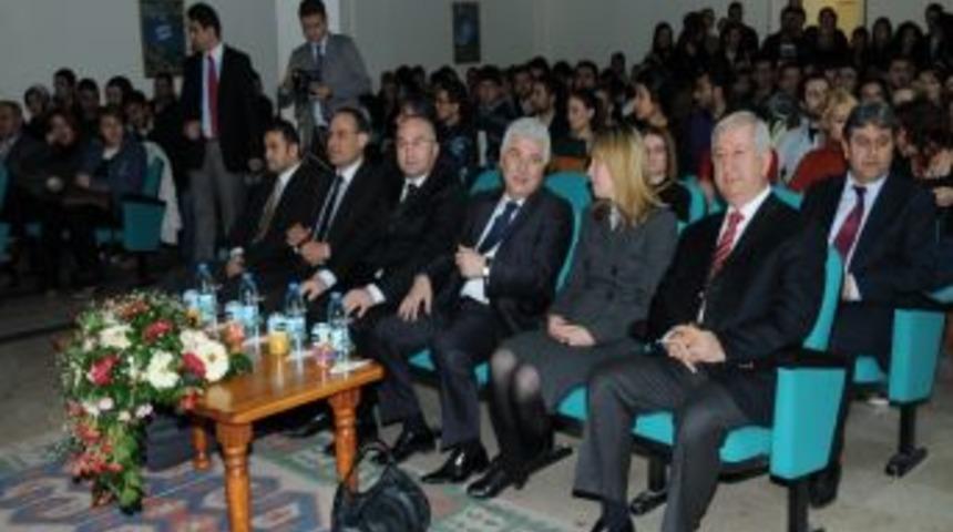 'T&uuml;rkiye'ye gelen turist sayısı 2023 yılında 100 milyona ulaşır'