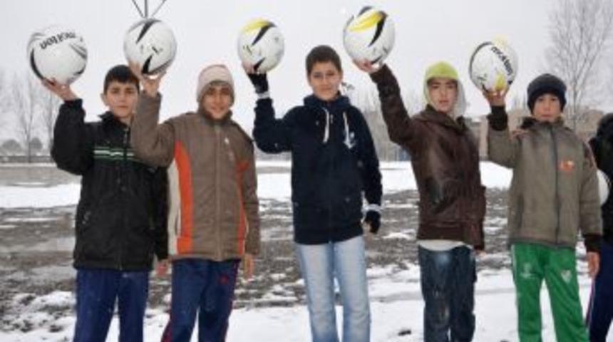 Küçükbalıklı'ya spor kompleksi müjdesi