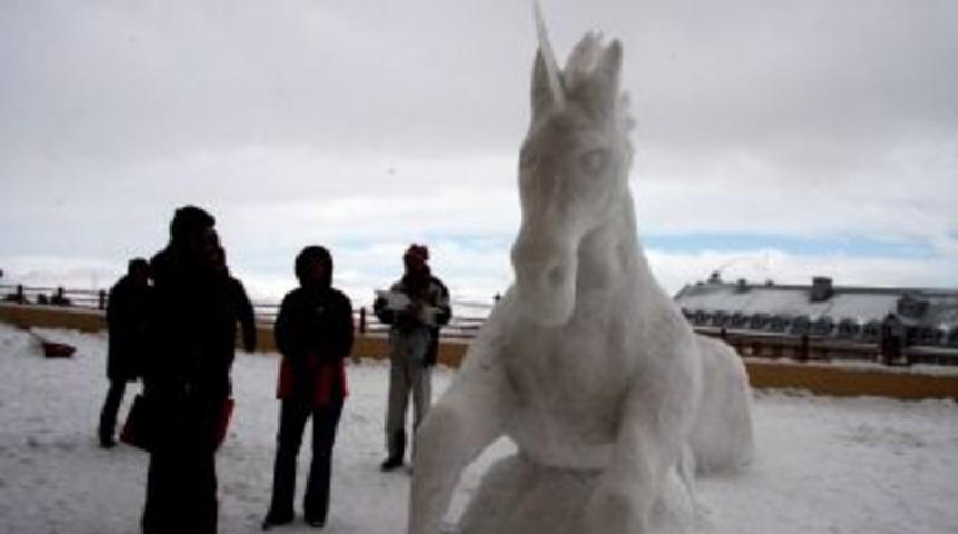 Kardan heykeller beğeni topladı