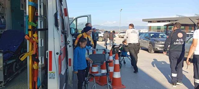 Gıda zehirlenmesi ş&uuml;phesi: 9 &ouml;ğrenci hastaneye kaldırıldı 1