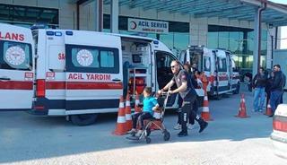 Gıda zehirlenmesi ş&uuml;phesi: 9 &ouml;ğrenci hastaneye kaldırıldı