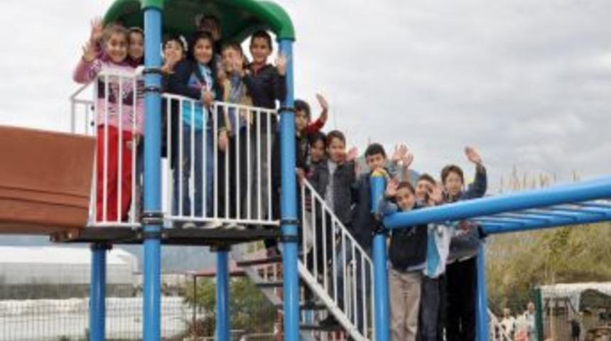 Anamur Belediyesi &ccedil;ocuk ve spor parkını hizmete a&ccedil;tı