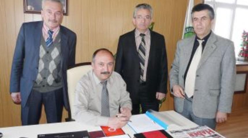 &Ccedil;ayıralan Belediyesi'nde 20 memur s&ouml;zleşme sevinci yaşadı