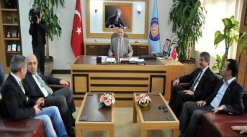 Rekt&ouml;r Kurtcephe: Derya Sert anne olursa Nobel'e yakınız