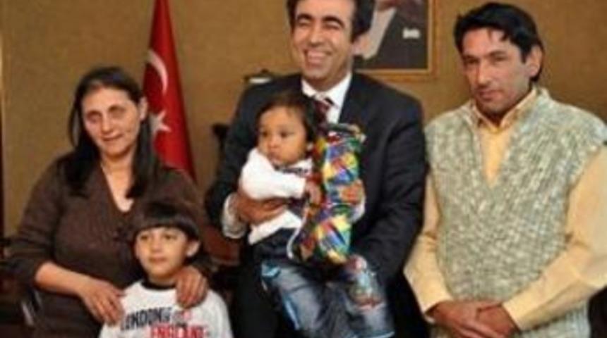 16 ay sonra ailesi ile birlikte