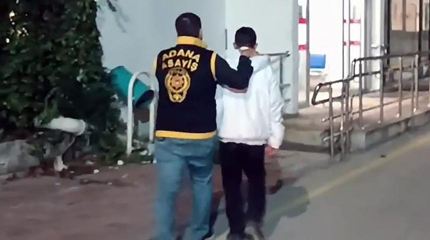 Adana'da kasada oturan &ccedil;ocuğu başından vuran 17 yaşındaki ş&uuml;pheli yakalandı