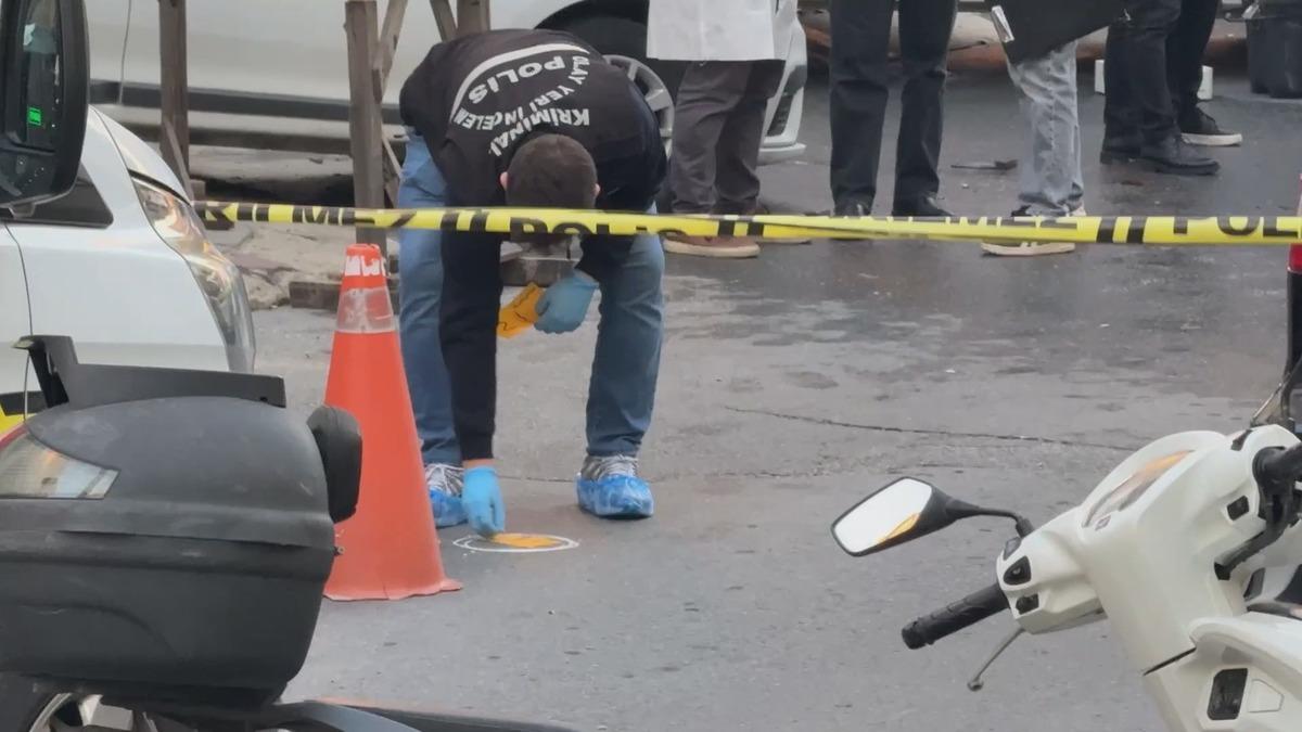 Kağıthane de park halindeki otomobile silahlı saldırı: 1 &ouml;l&uuml; 3