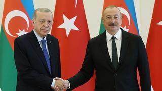 Cumhurbaşkanı Erdoğan ile Aliyev g&ouml;r&uuml;şt&uuml;! Ankara'ya davet etti