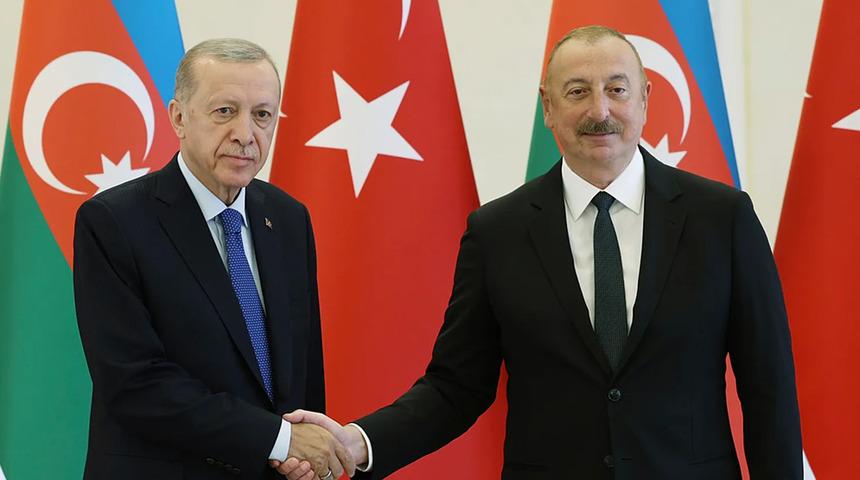 Cumhurbaşkanı Erdoğan ile Aliyev telefonda g&ouml;r&uuml;şt&uuml;: Aliyev'e TDT Zirvesi i&ccedil;in Ankara'ya davet