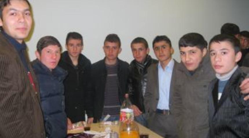 İSKİYAD'tan başarılı &ouml;ğrencilere &ouml;d&uuml;l