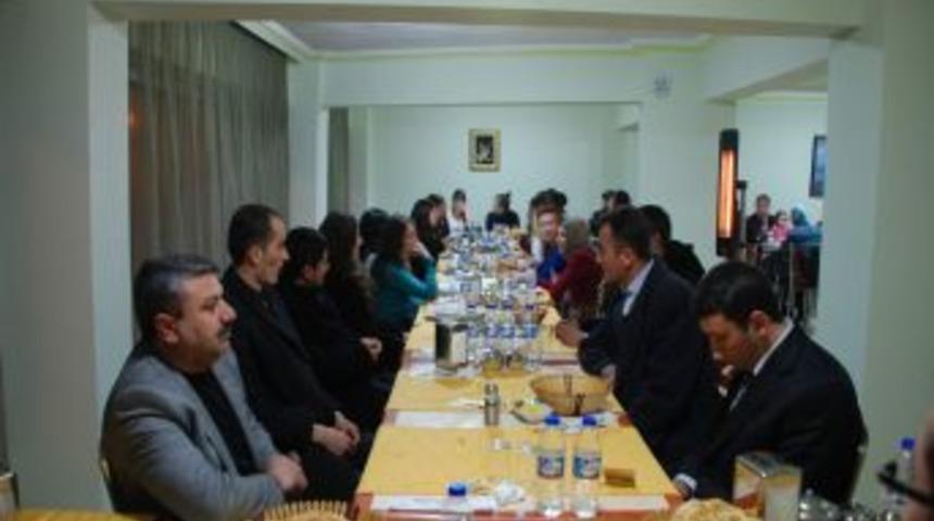 Gürel Kırtasiye, öğretmenleri yemekte buluşturdu