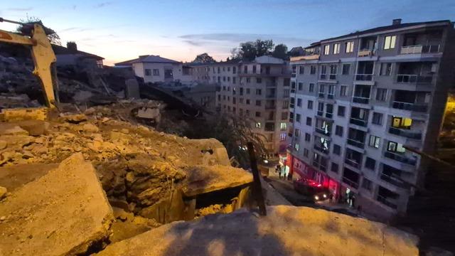 Zonguldak'ta 3 katlı bina çöktü: Enkaz altında kalan 1 kişi hayatını kaybetti